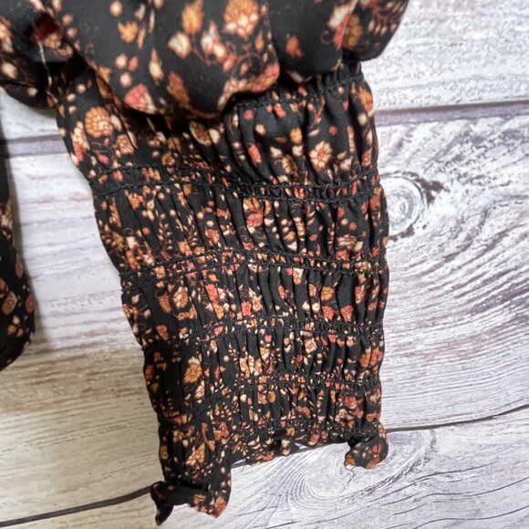 Max Studio Women's Blouse Size XL Ruffles Ditzy Print Autumn‎ Smocked Neck Cuffs - Picture 6 of 16